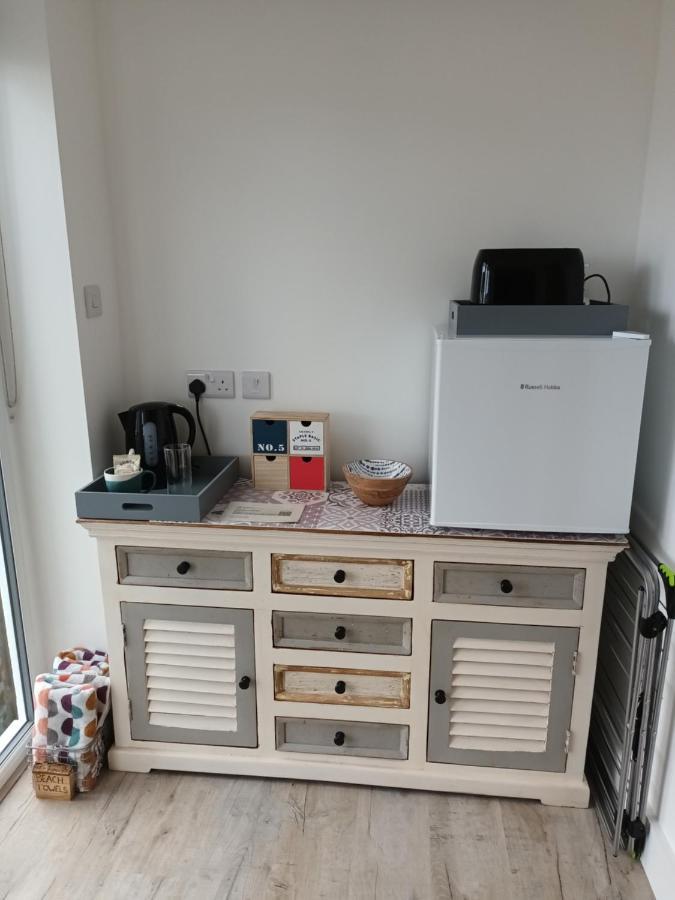 Contemporary One Bed Studio. Sea Views And Parking وستوارد هو المظهر الخارجي الصورة